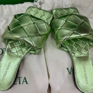 Bottega venetta green flat sandals